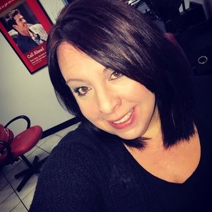 Meet your Posher, Nicole