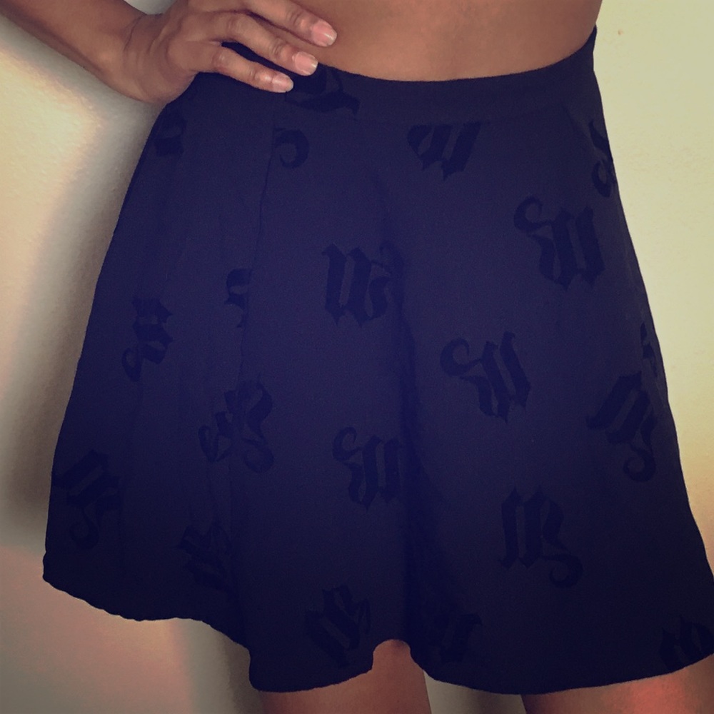 🖤 Black skirt