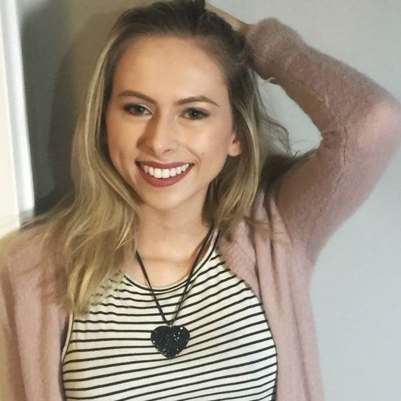 Meet your Posher, Mallory - Picture 1 of 1