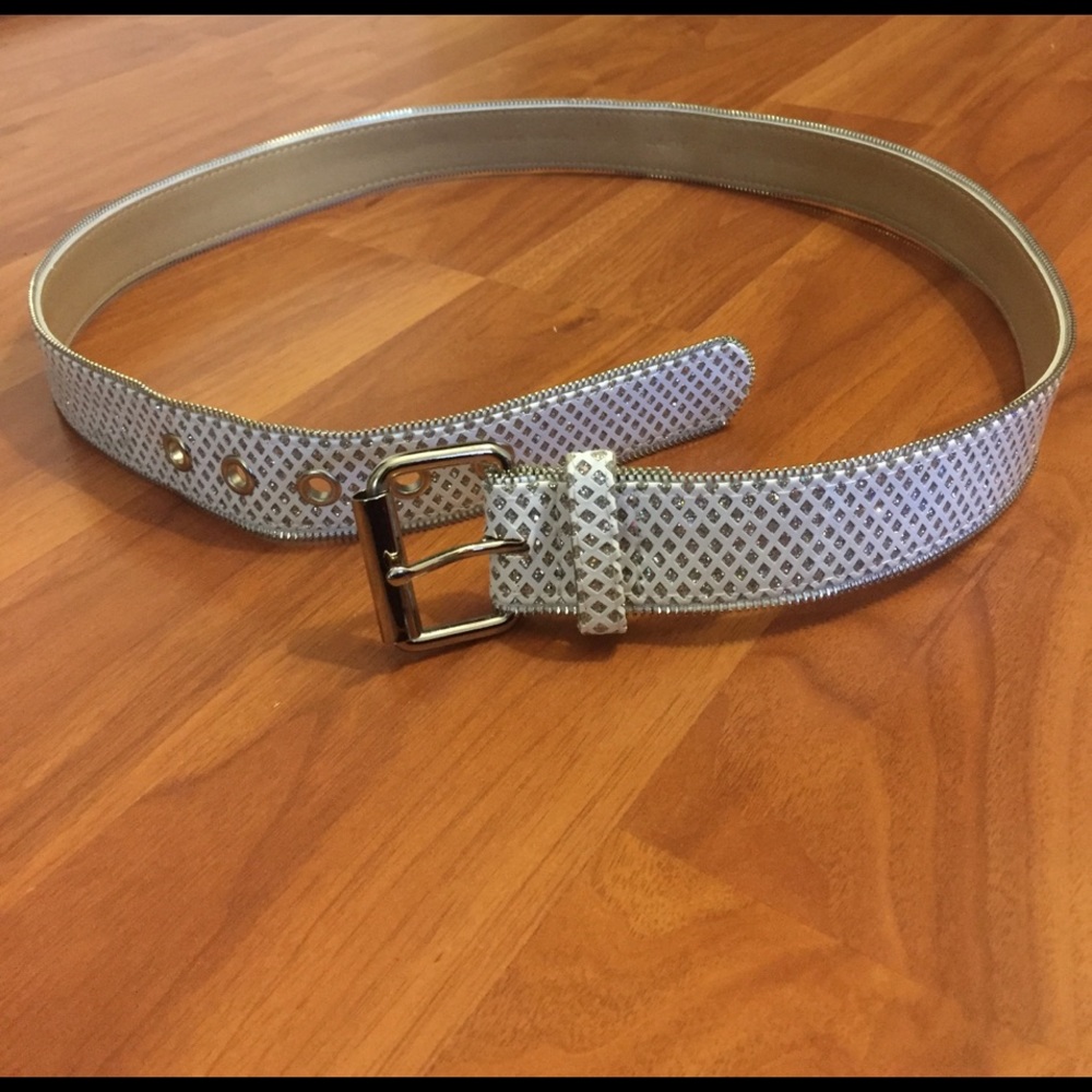 NWT White and silver sparkle belt