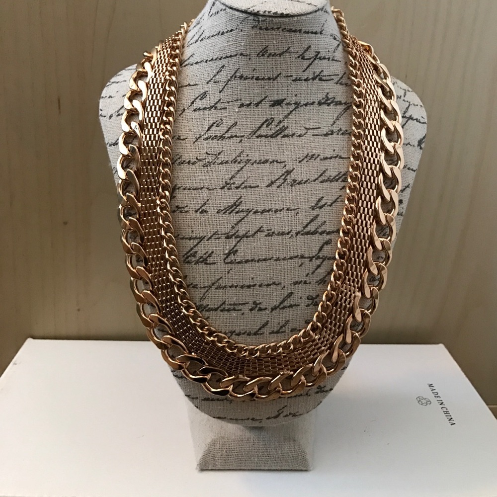 Gold chain necklace