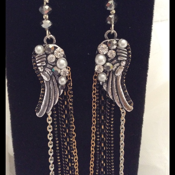 Earring - Picture 2 of 3