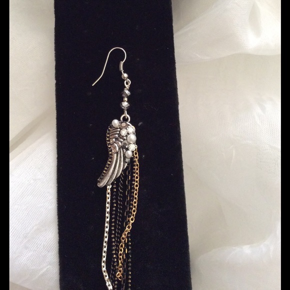 Earring - Picture 3 of 3