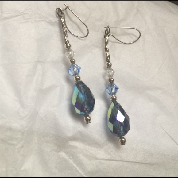 Handmade blue crystal earrings - Picture 3 of 4