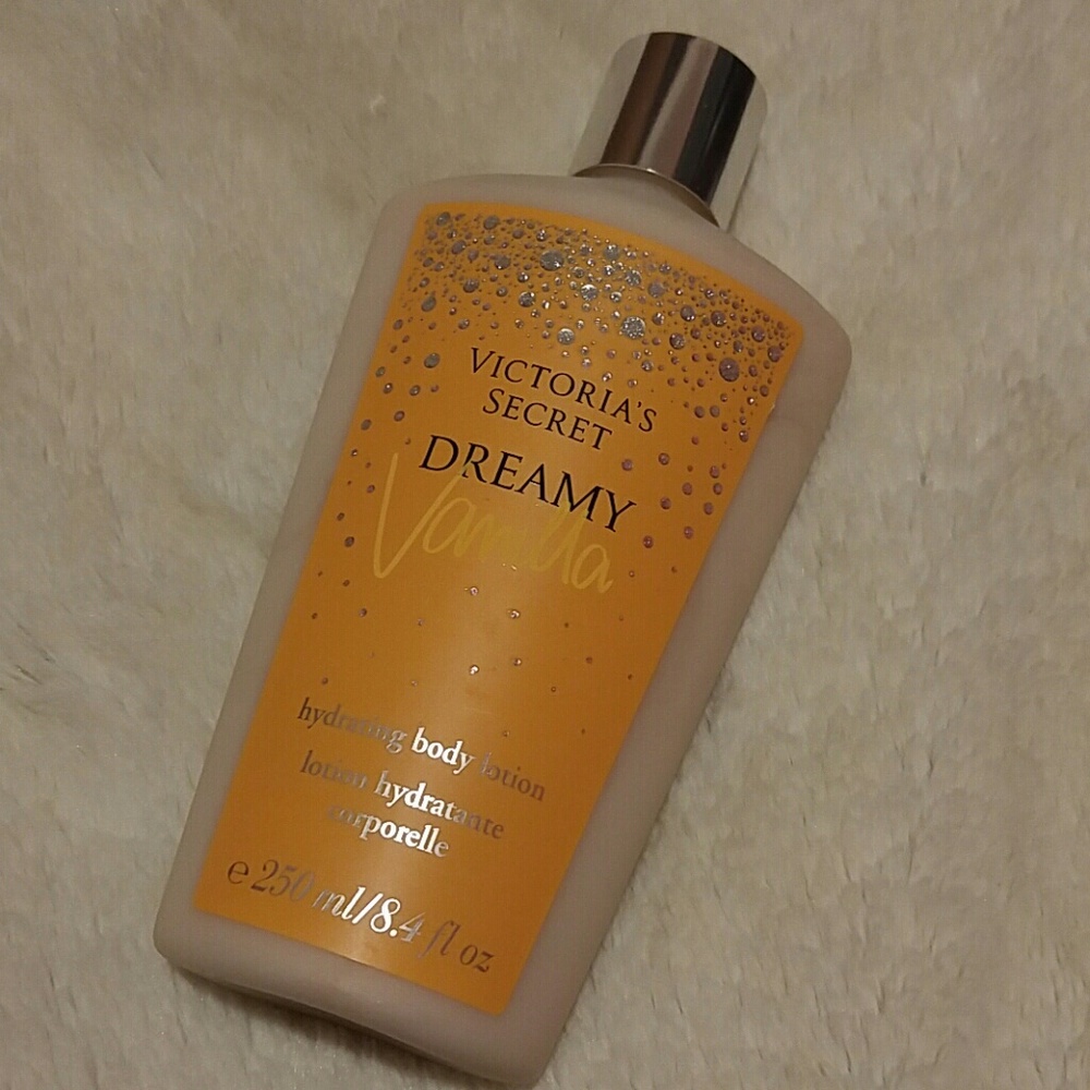 Victoria secret holiday lotion