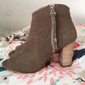 XOXO Short Western Booties