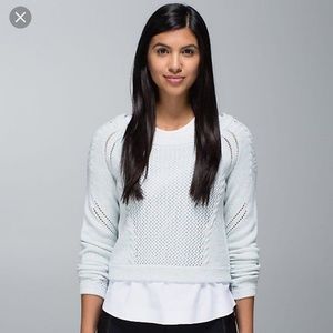 Lululemon 'be present' cropped pullover sweater