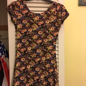 EUC FOREVER 21 SHORT SLEEVE DRESS SMALL