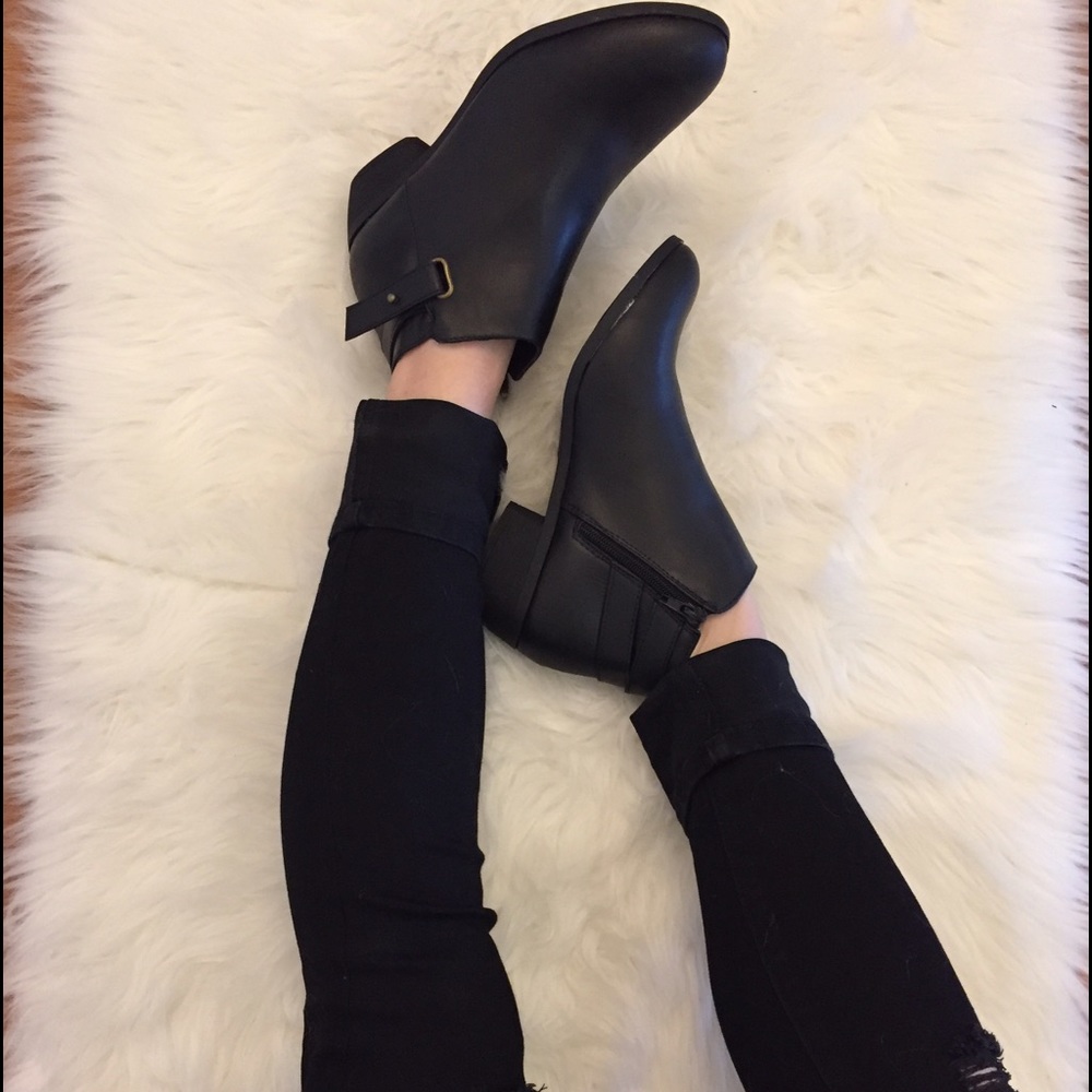 •new• Sasha Black Ankle Boots - Picture 2 of 8