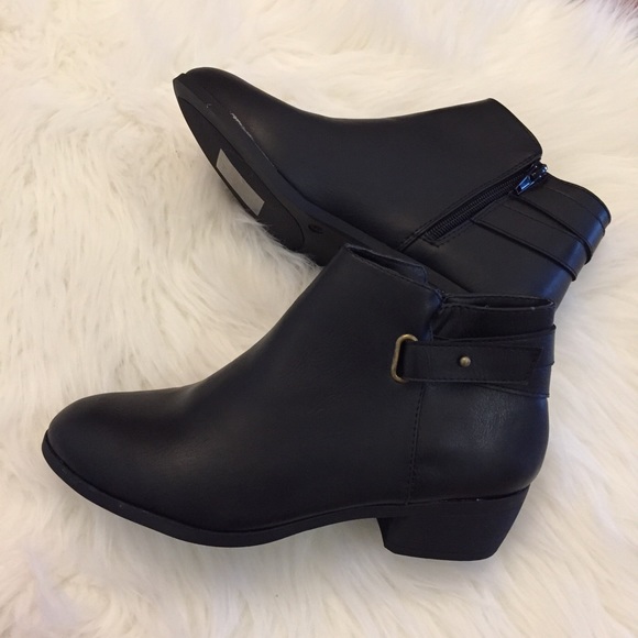 •new• Sasha Black Ankle Boots - Picture 6 of 8