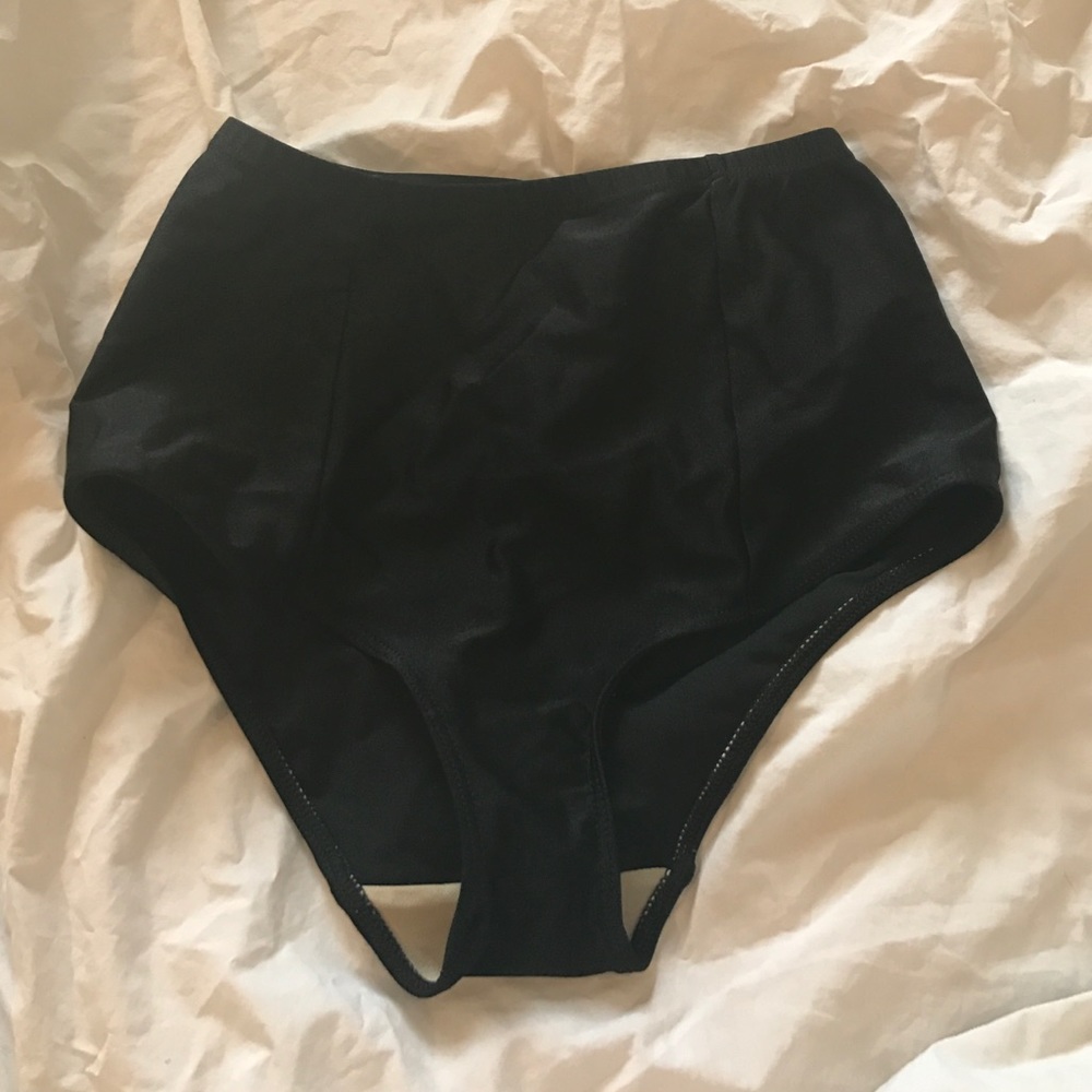 Like new. American apparel high waisted