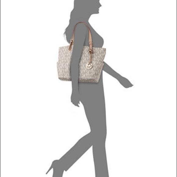 ❌Michael Kors Vanilla Tote, Brand New❌ - Picture 3 of 3