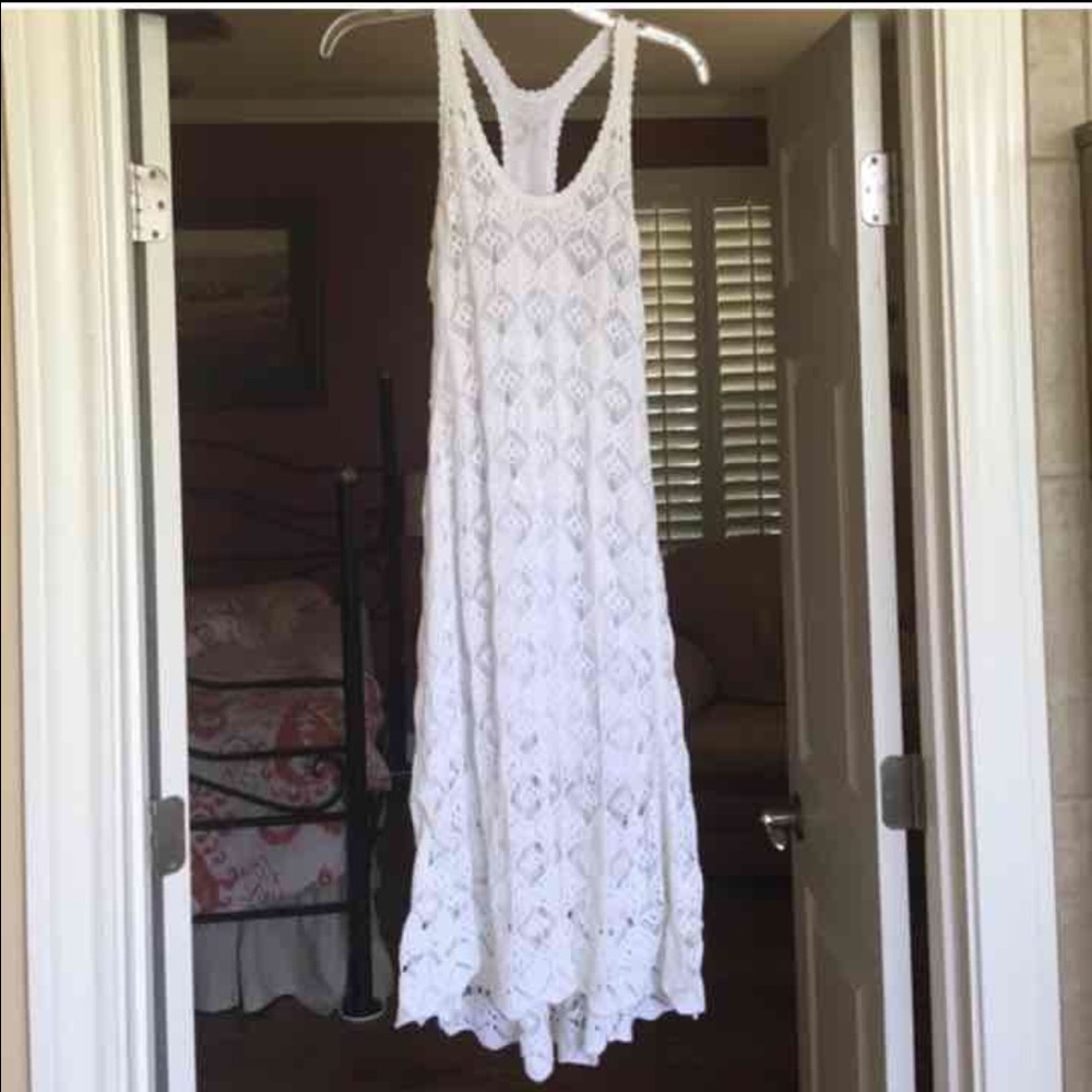 MODA INTERNATIONAL / VS WHITE CROCHET DRESS SMALL