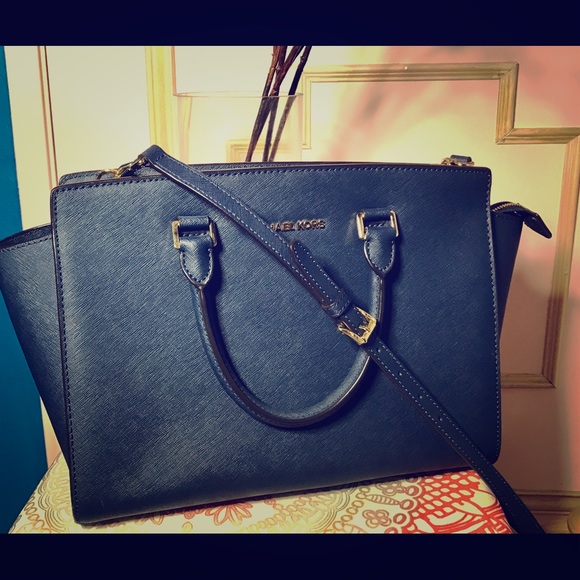 Michael Kors Selma Large Dark Blue  with dust bag - Picture 1 of 7