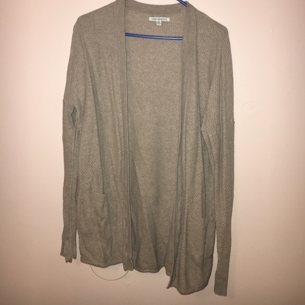 american eagle tan cardigan sz Large