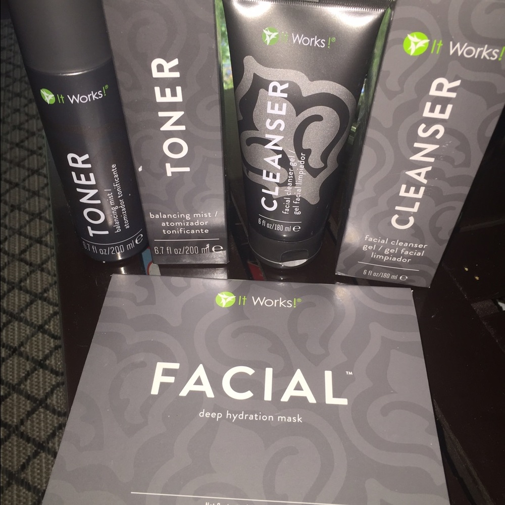 It Works Facial Bundle