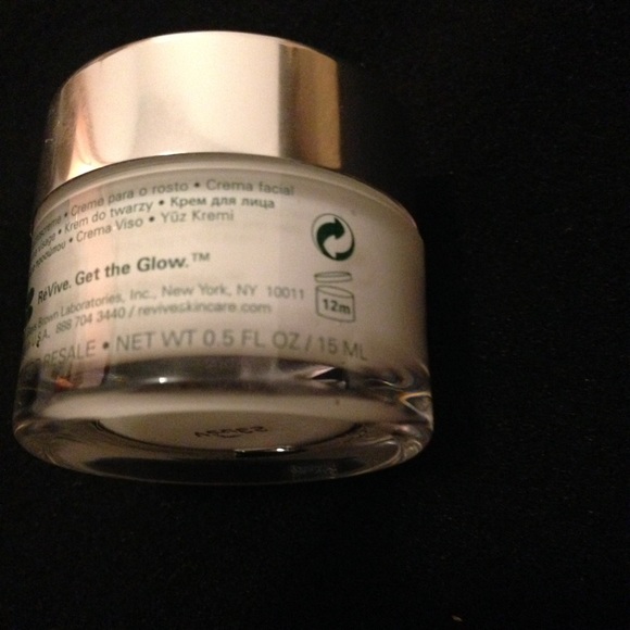 🇺🇸SALE🇺🇸RéVive Professional anti-aging FaceKit - Picture 4 of 8