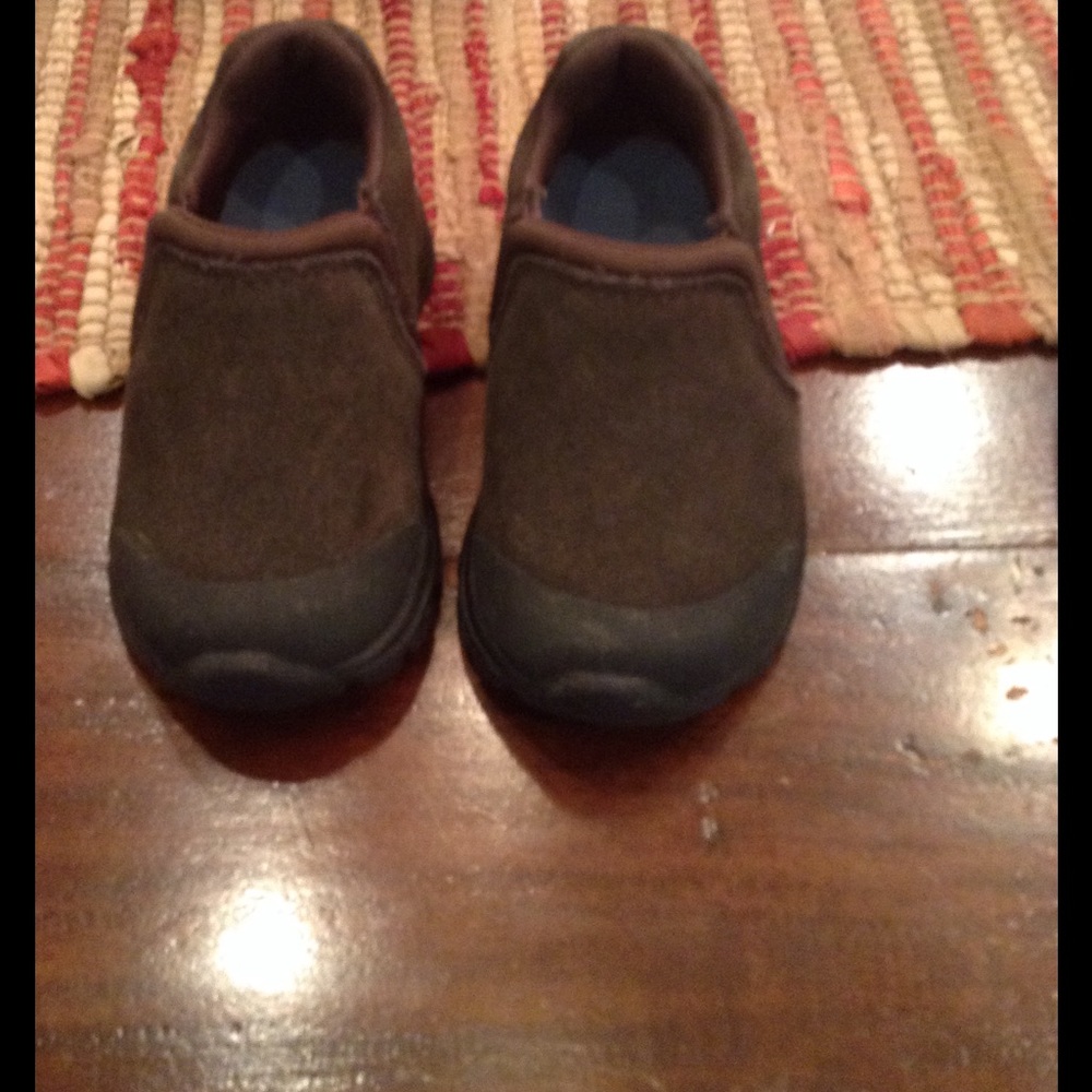 NWOT, LANDEND SUEDE SLIP-owns