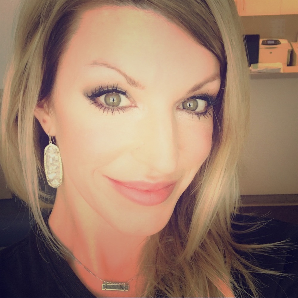 Meet your Posher, Julie