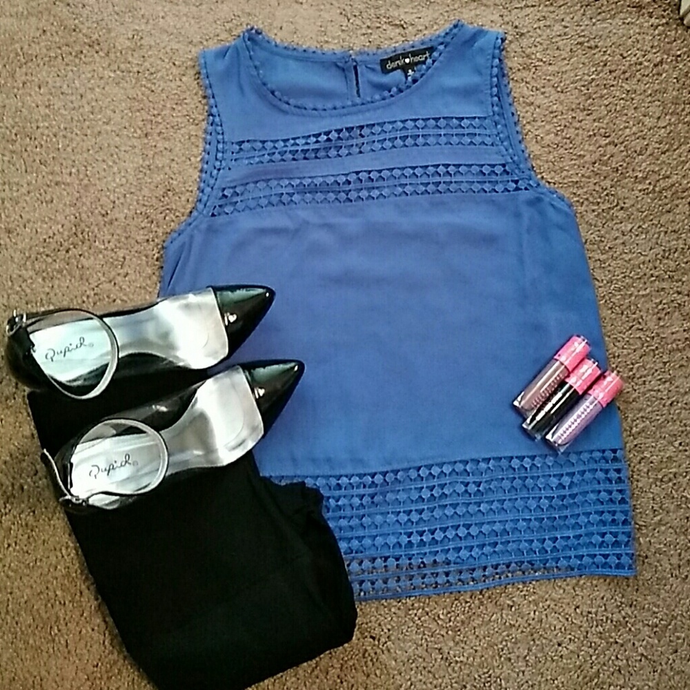 Cute blue top