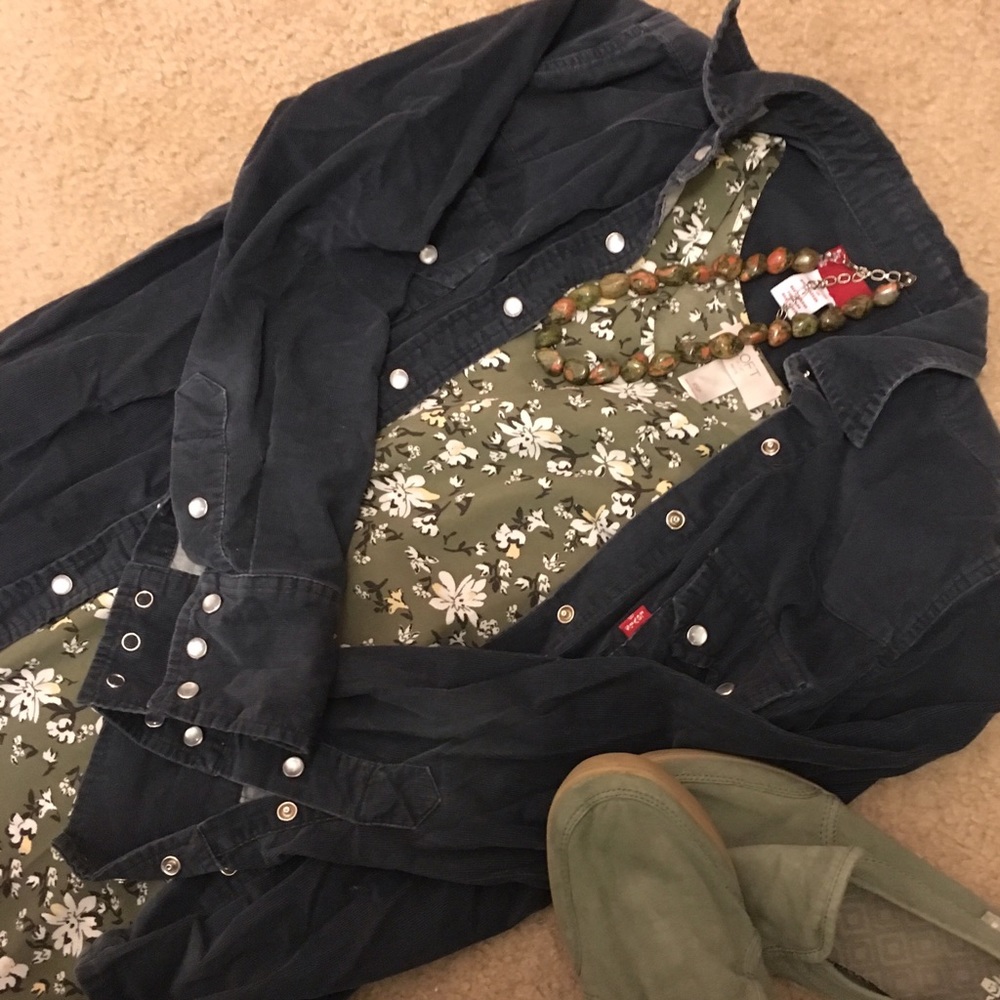 LEVI'S button down shirt