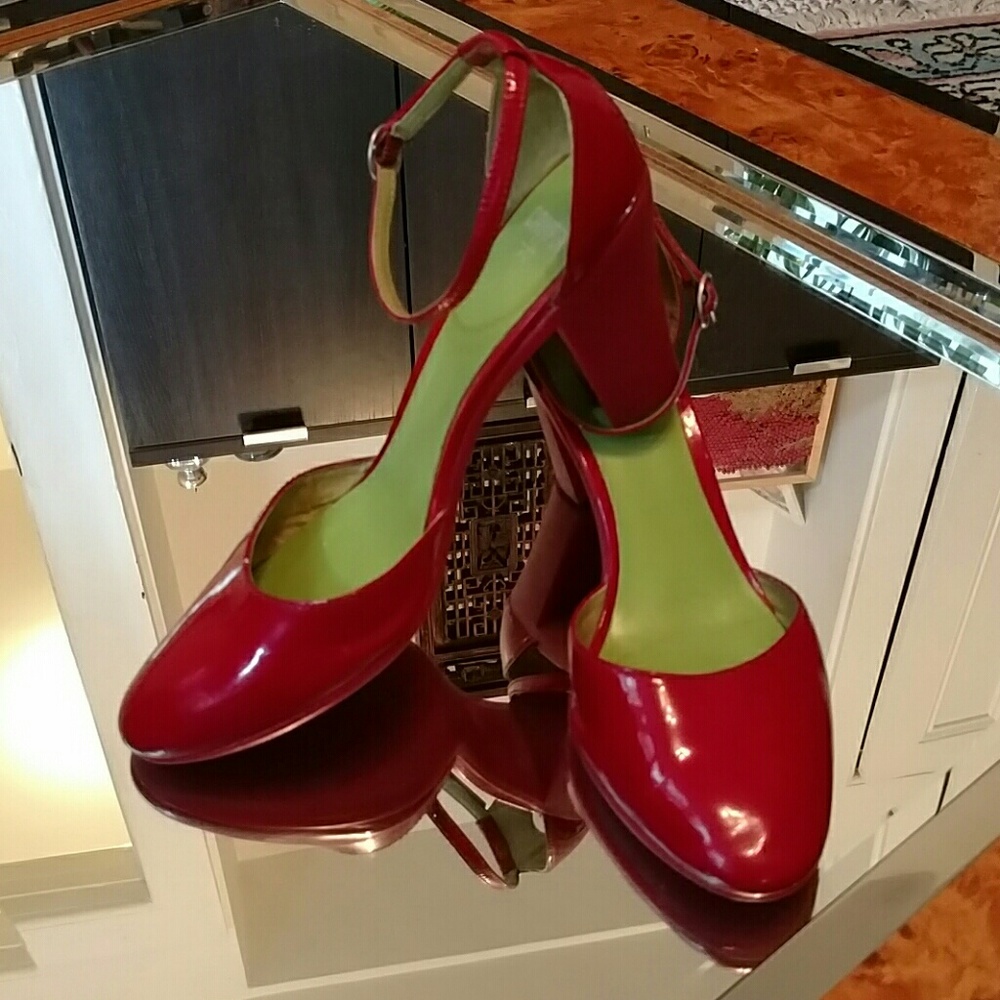 Camper chery red almond toe heels