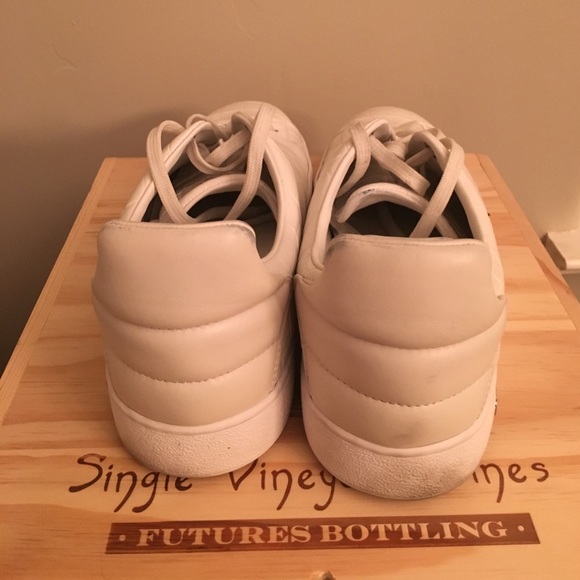Louis Vuitton Front Row Embossed Sneaker - Picture 5 of 6