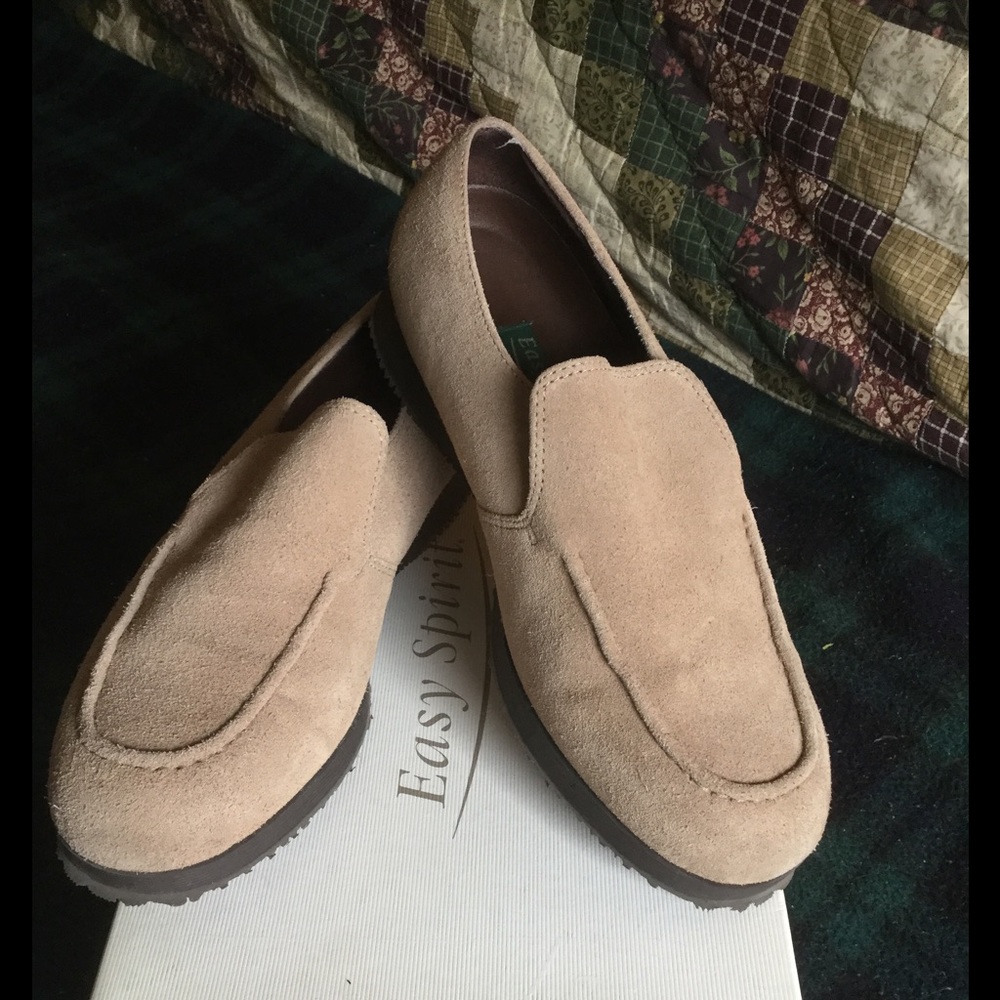 Easy Spirit Suede Loafer | 7 1/2 D | EUC in Box