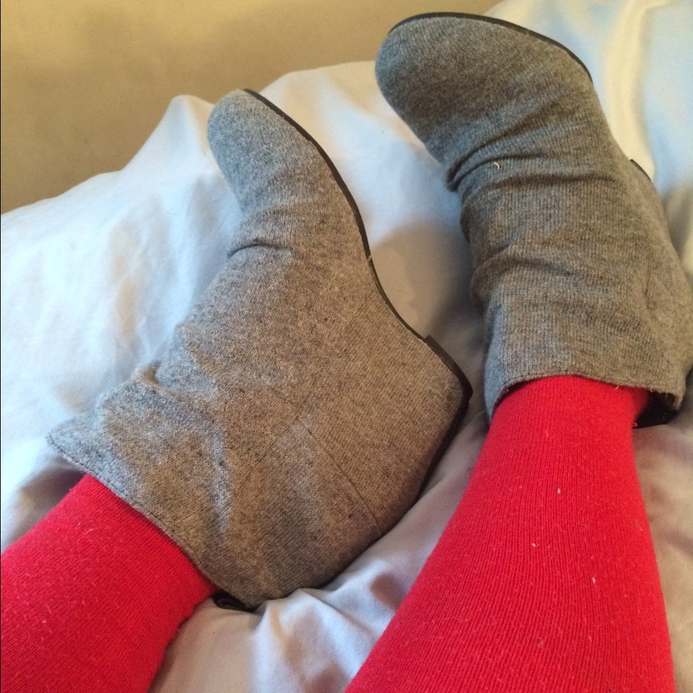 Sweater bootie