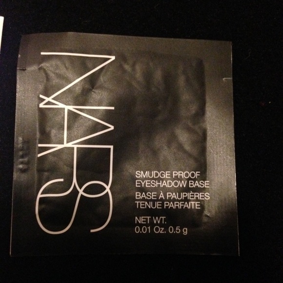 Full size Laura Mercier Face illumination & more - Picture 6 of 8