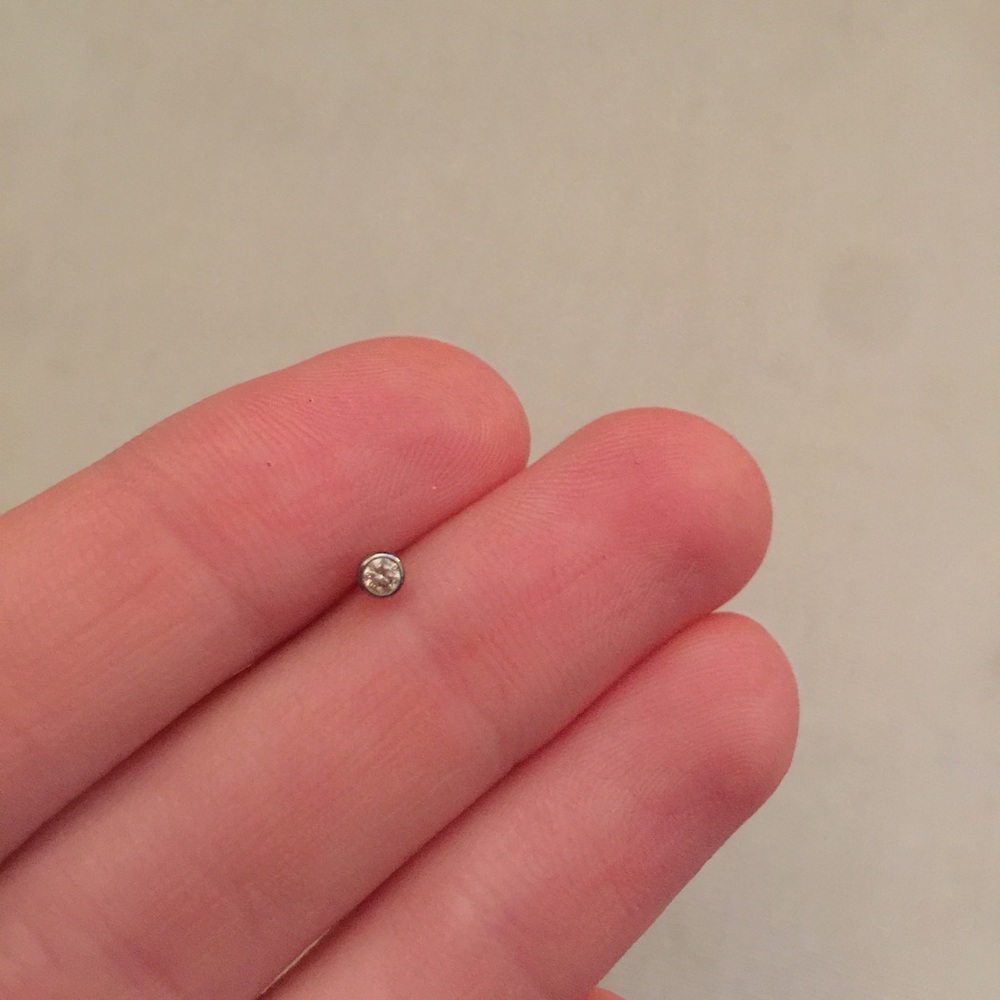 Champagne piercing top