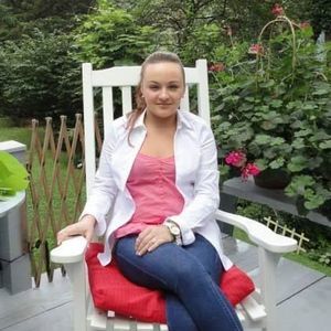 Meet your Posher, Candace