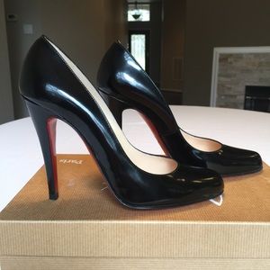 Christian Louboutin Decollete in Black Jazz Sz36