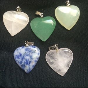 Set of 5 heart shaped stone pendants