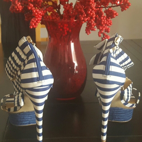 Platform sandal - Picture 4 of 4