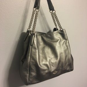 PHOEBE CHAIN SHOULDER BAG IN GRAIN LEATHER