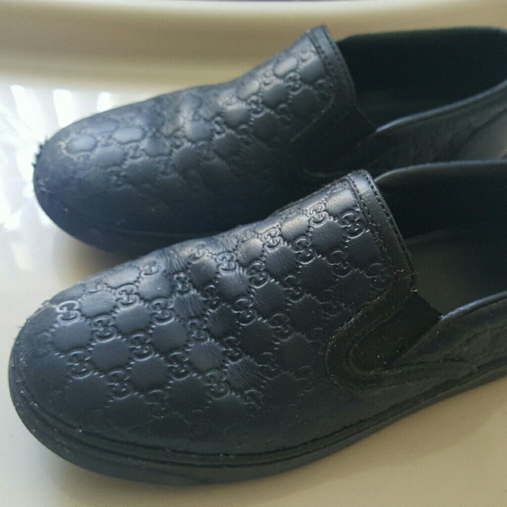 Authentic  100% Gucci boy shoes (Size 11.5)