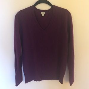 100% cashmere size small v neck sweater purple