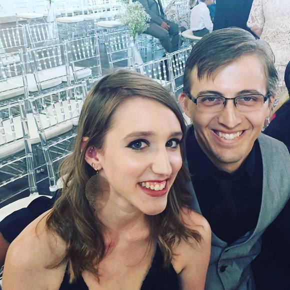 Meet your Posher, Gwen - Picture 1 of 1