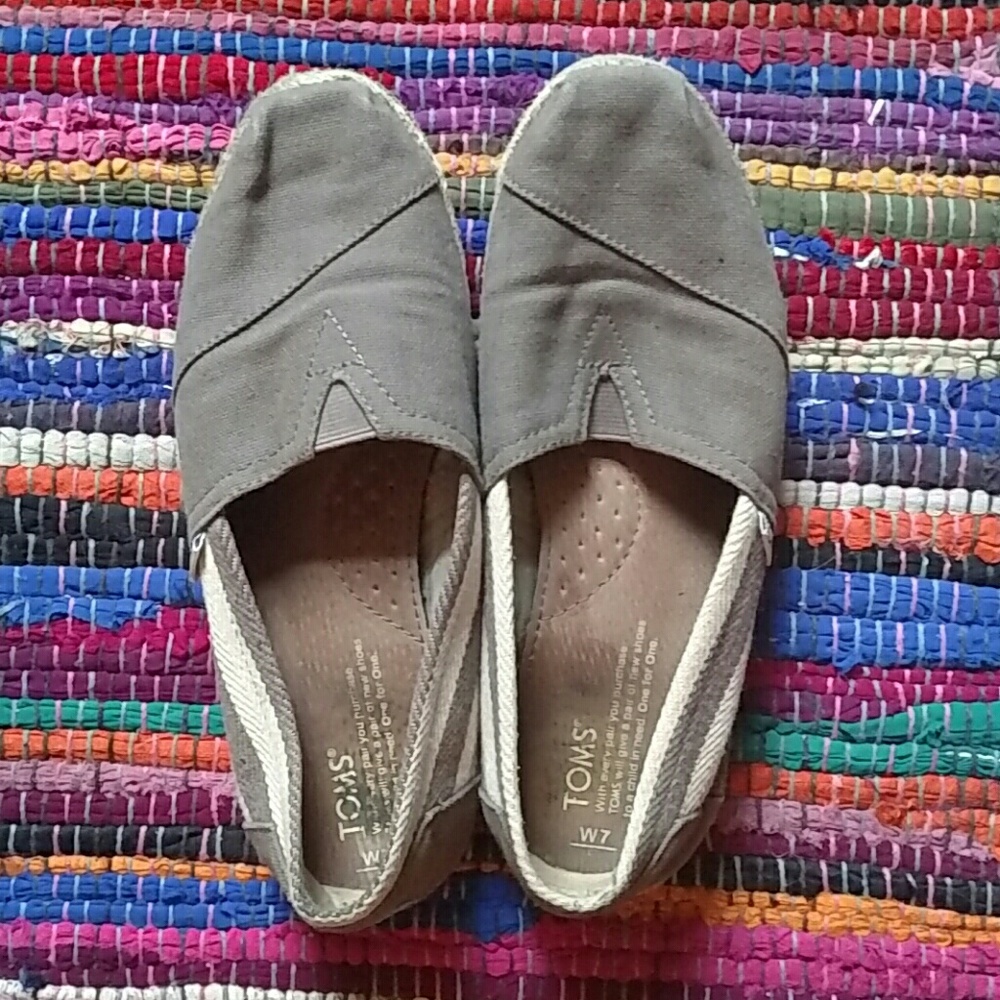 Gray and Cream Striped Toms