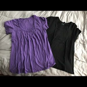 Lot of 2 maternity tees Gap/Old Navy
