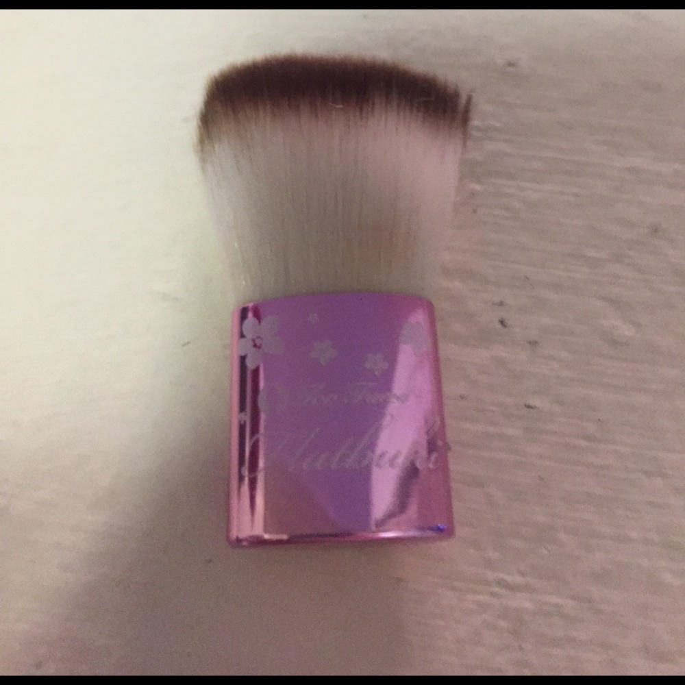 Too Faced Mini Kabuki brush
