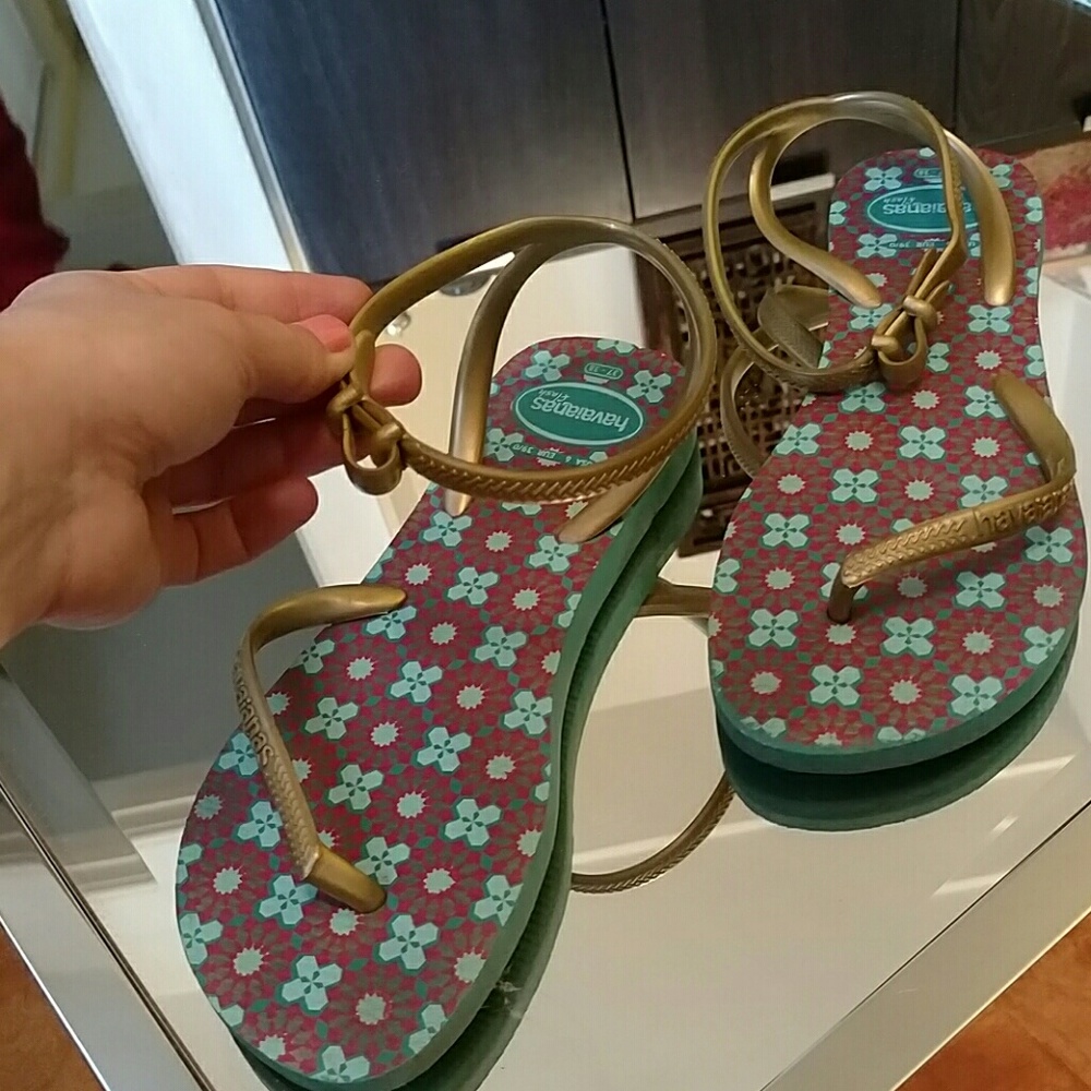 Rare havaianas with ankle strap