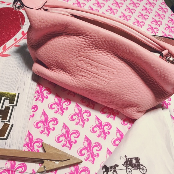 🆕 NWT • Small pink authentic leather Coach purse - Picture 2 of 5