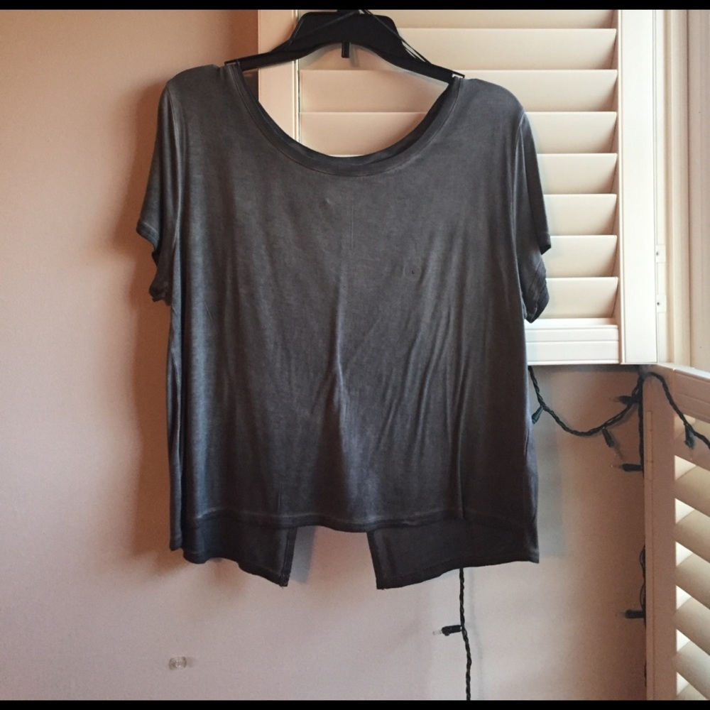 Grey tee
