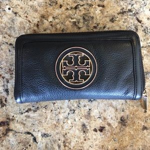 Tory burch wallet