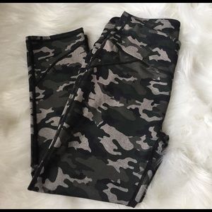 FABLETICS salar moss camo print yoga capris