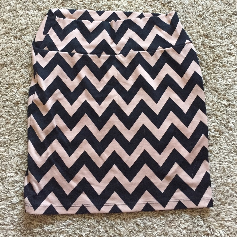 Chevron skirt size L