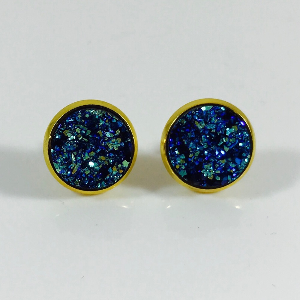 🆕💙Blue Textured Druzy Studs in gold setting