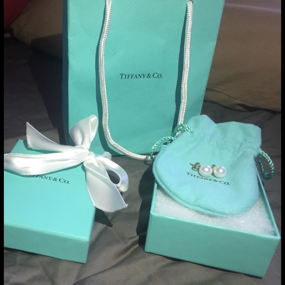 Tiffany Pearl Earrings Ziegfeld Collection 8-9 MM